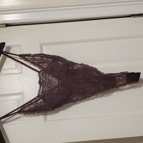 MAROON Lace bodysuit with a deep V-neck and thin straps - Picture 10 of 11